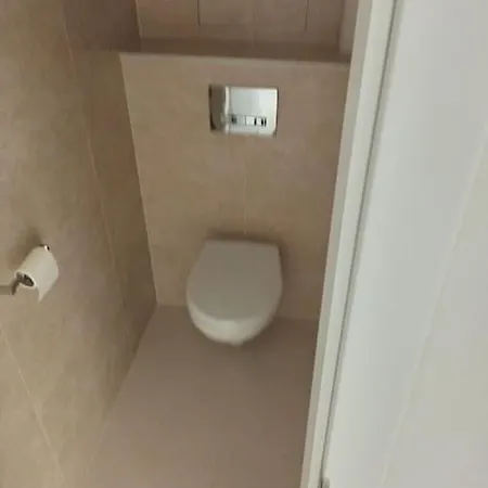 Lovely With Balcony And Free Parking Apartamento