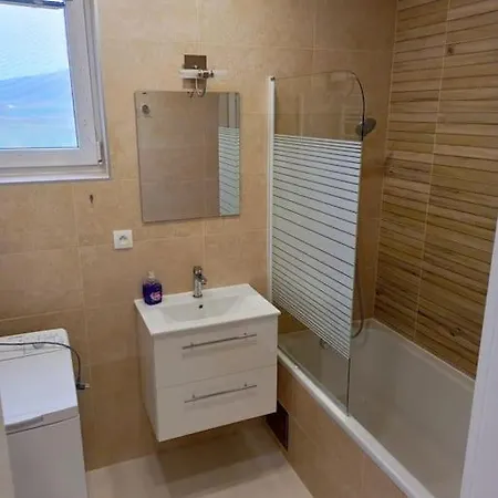 Lovely With Balcony And Free Parking Тренчин