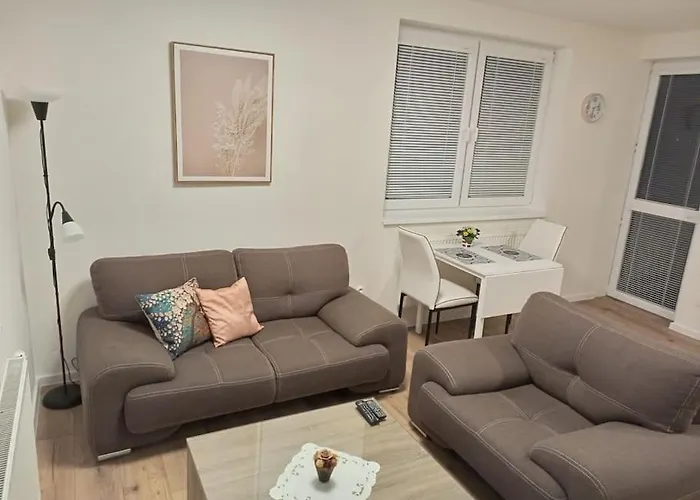 Apartament Lovely With Balcony And Free Parking *